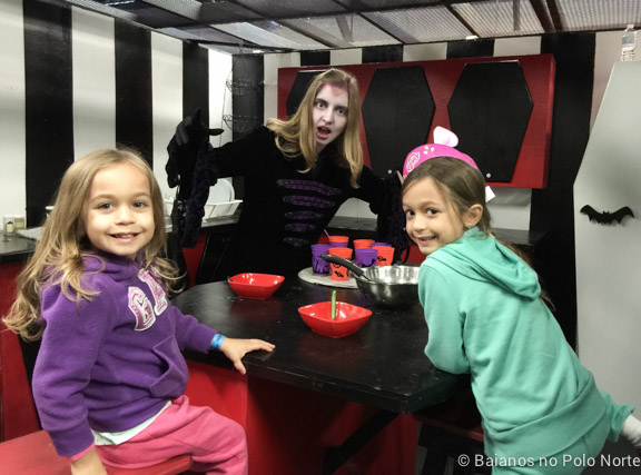 Halloween-CanadasWonderland-9