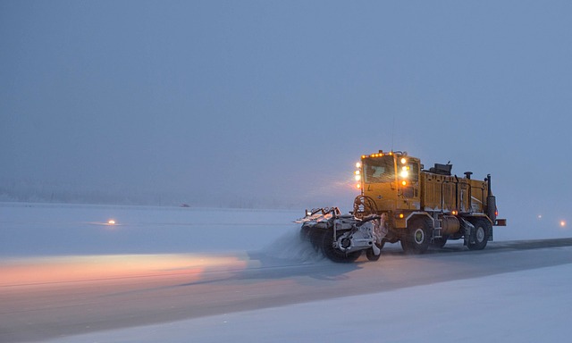 snowplow-1168280_640