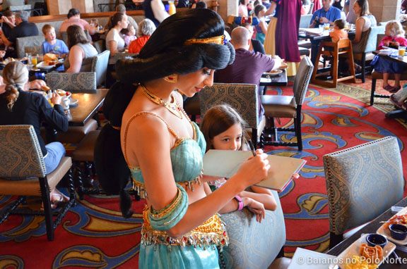 disney-royal-table-12