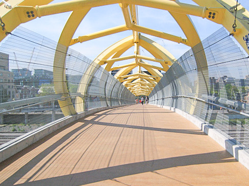 Puente de Luz Handmaid’s Tale